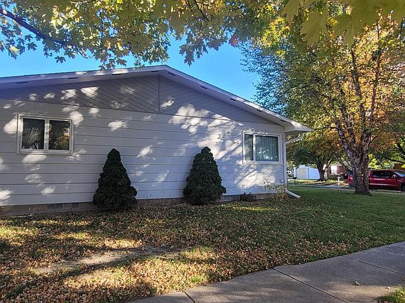 4th image of 707 N Beaver Ave