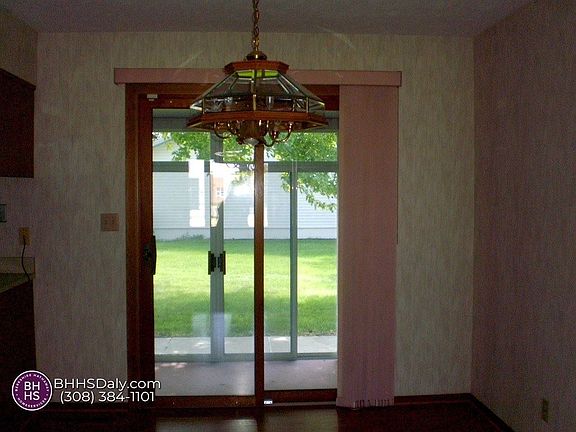 4th image of 3019 College St