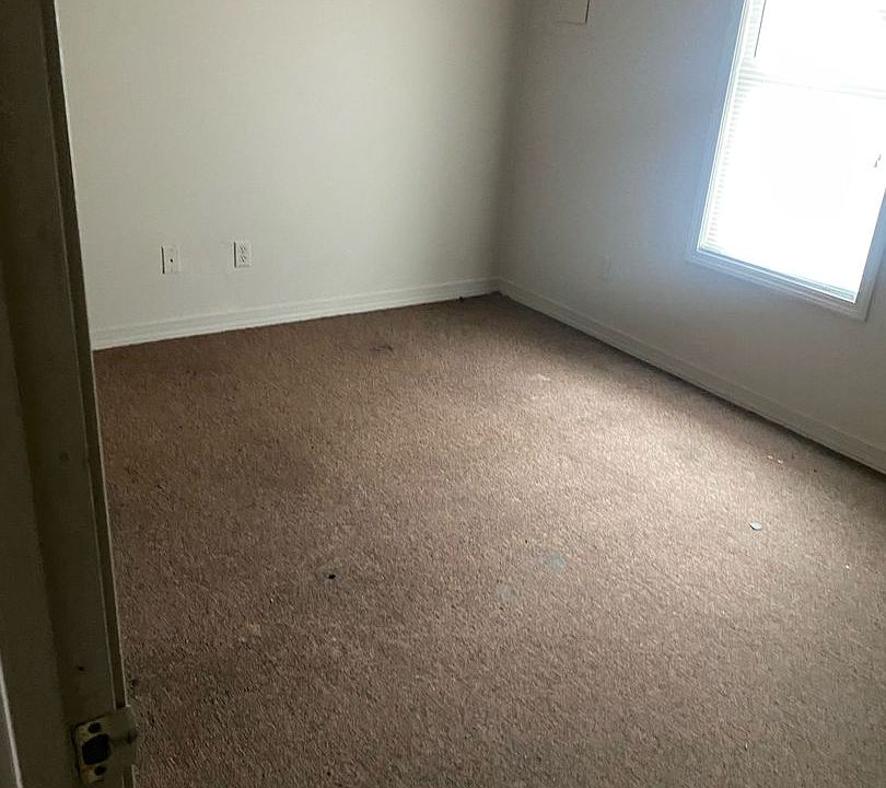 2nd image of 108 Smith Dr #4