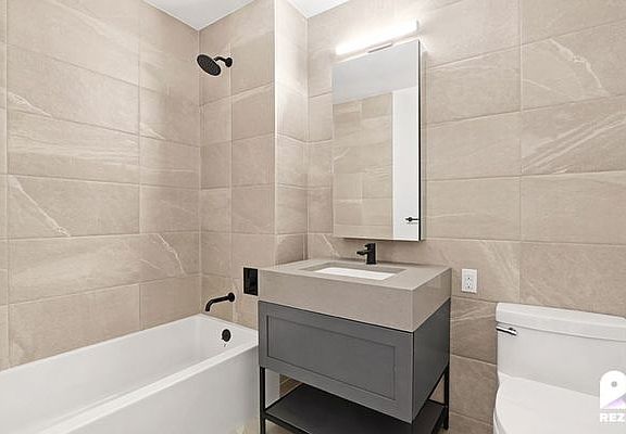 5th image of 3620 Steinway St APT 323