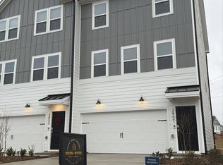 2857 Farmhouse Dr, Apex, NC 27502