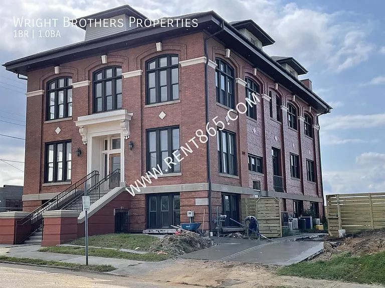 114 Dameron Ave #303 — Photo 16