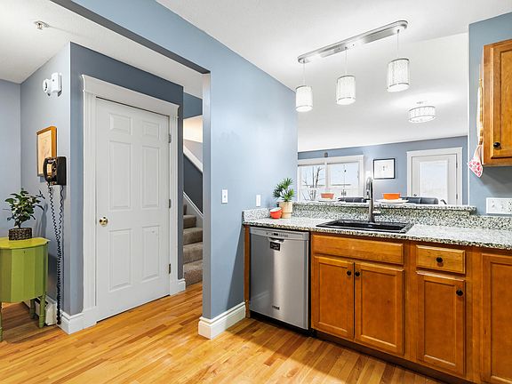 4th image of 96 Ocean Street #14
