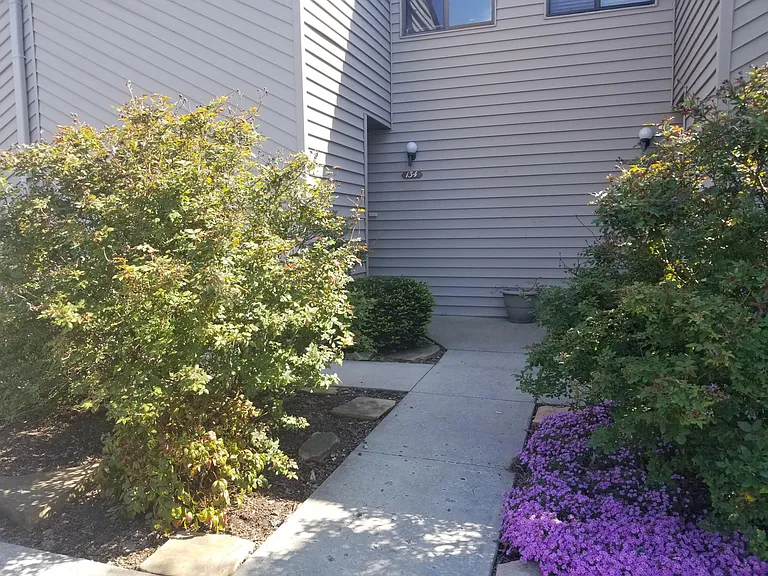 7 Lakeshore Cir #134 — Photo 2