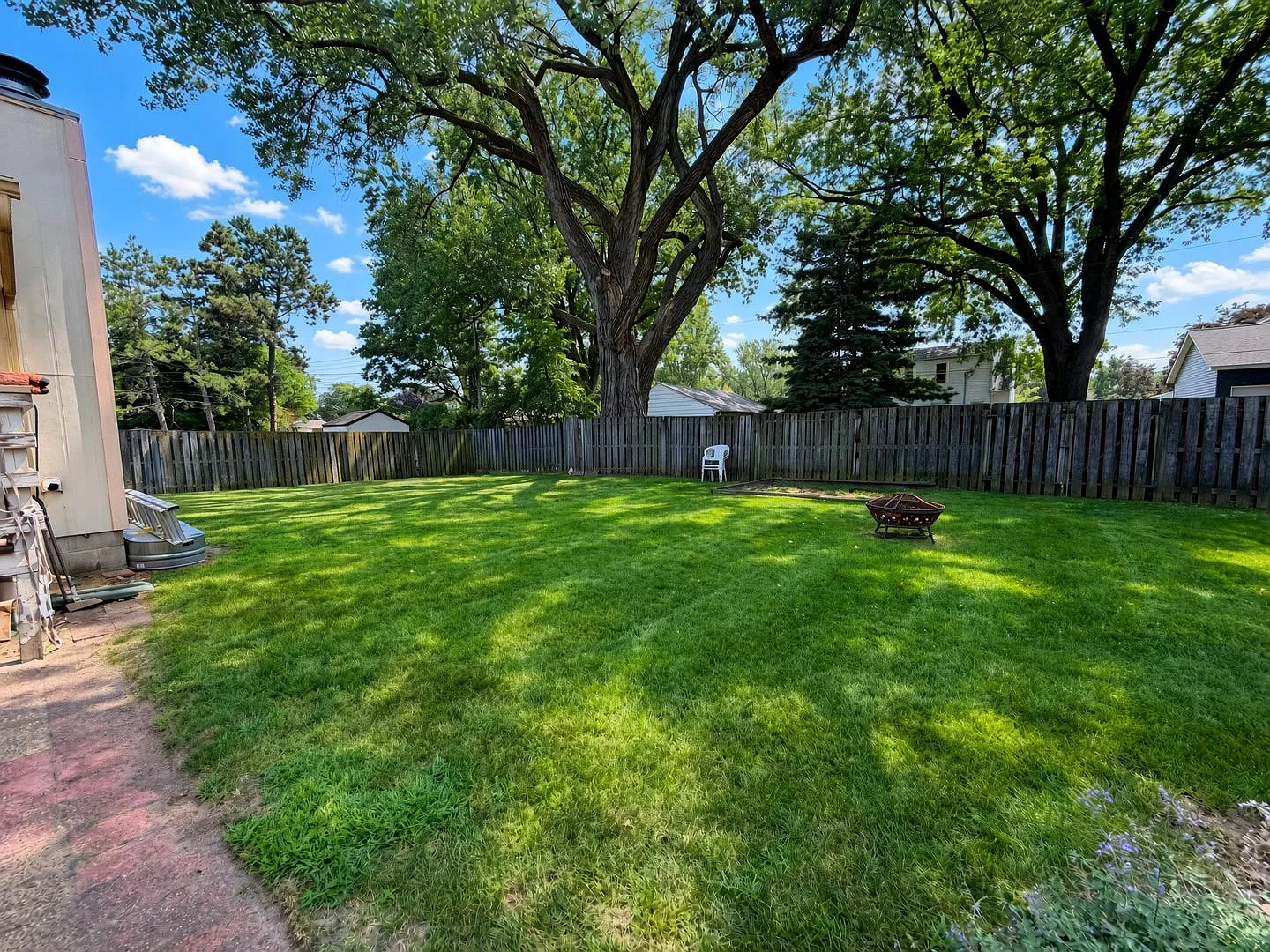 Well Maintained 3bed 1bath Rambler in Roseville! Fenced in Backyard! — Photo 4