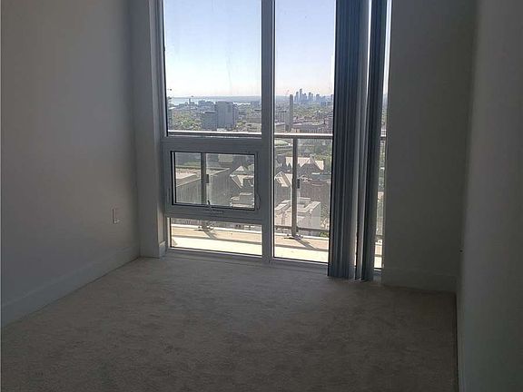 3rd image of 955 Bay St #3012