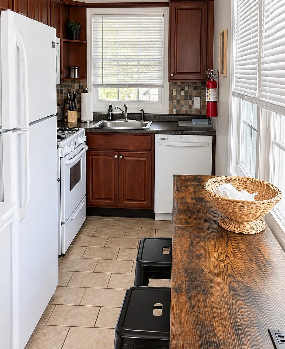 2 bed, $2,000 — Photo 4