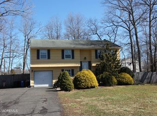 7 Portsmouth Road, Englishtown, NJ 07726