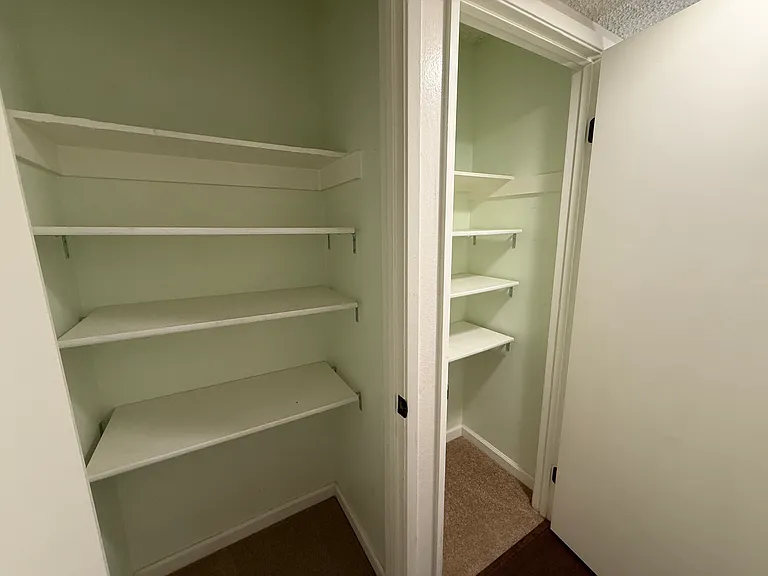 4272 Hampshire Green Ct — Photo 25