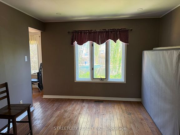 5th image of 1004 Aldersbrook Rd