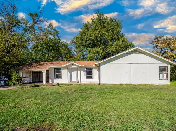 2507 Mayo St, Commerce, TX 75428