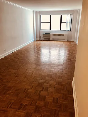 Rented by Metropolis Real Estate of Manhattan | media 12