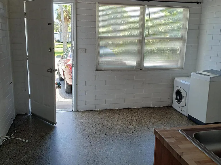703 S Ridgewood Ave #7 — Photo 3