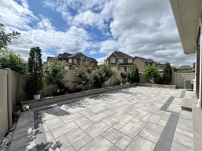 152 Marvin Ave — Photo 50