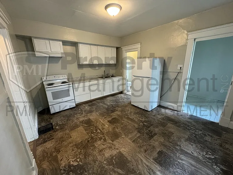 212 Grove St #212 — Photo 5