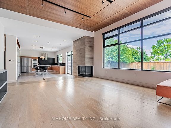 4th image of 367 Stanfield Dr