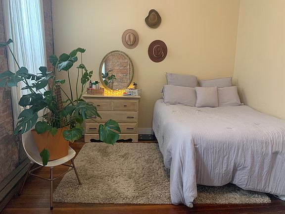 5th image of 547 Channing St #3