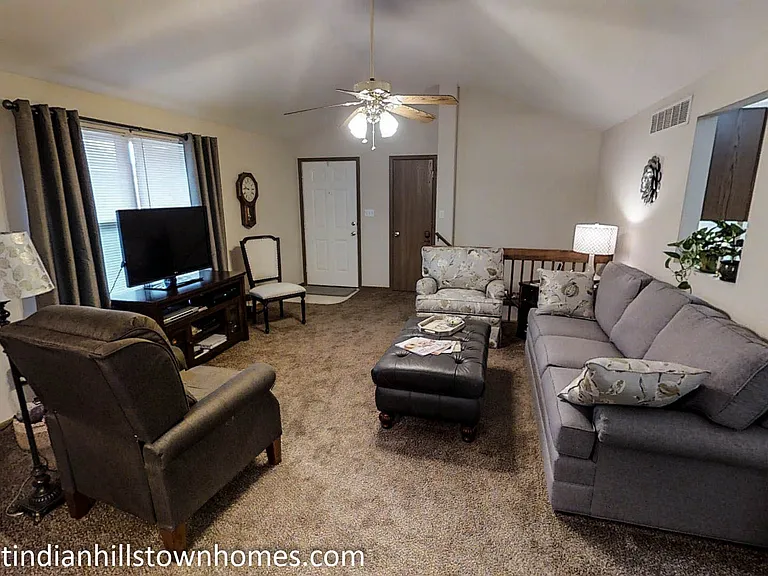 7402 SW 23rd Ter — Photo 3