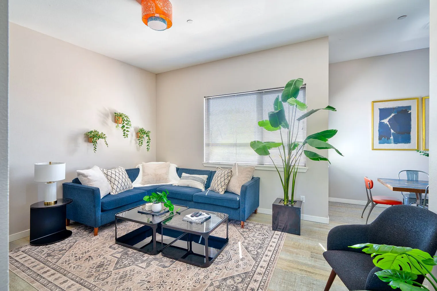 3 bed, 2.0 bath, 1184 sqft, $5,145 — Photo 3