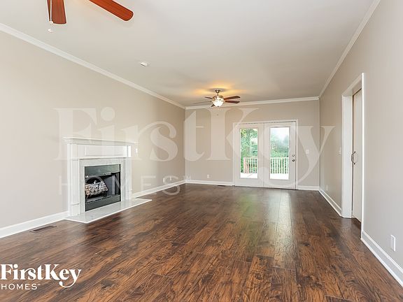 2nd image of 221 Shoemaker Ct