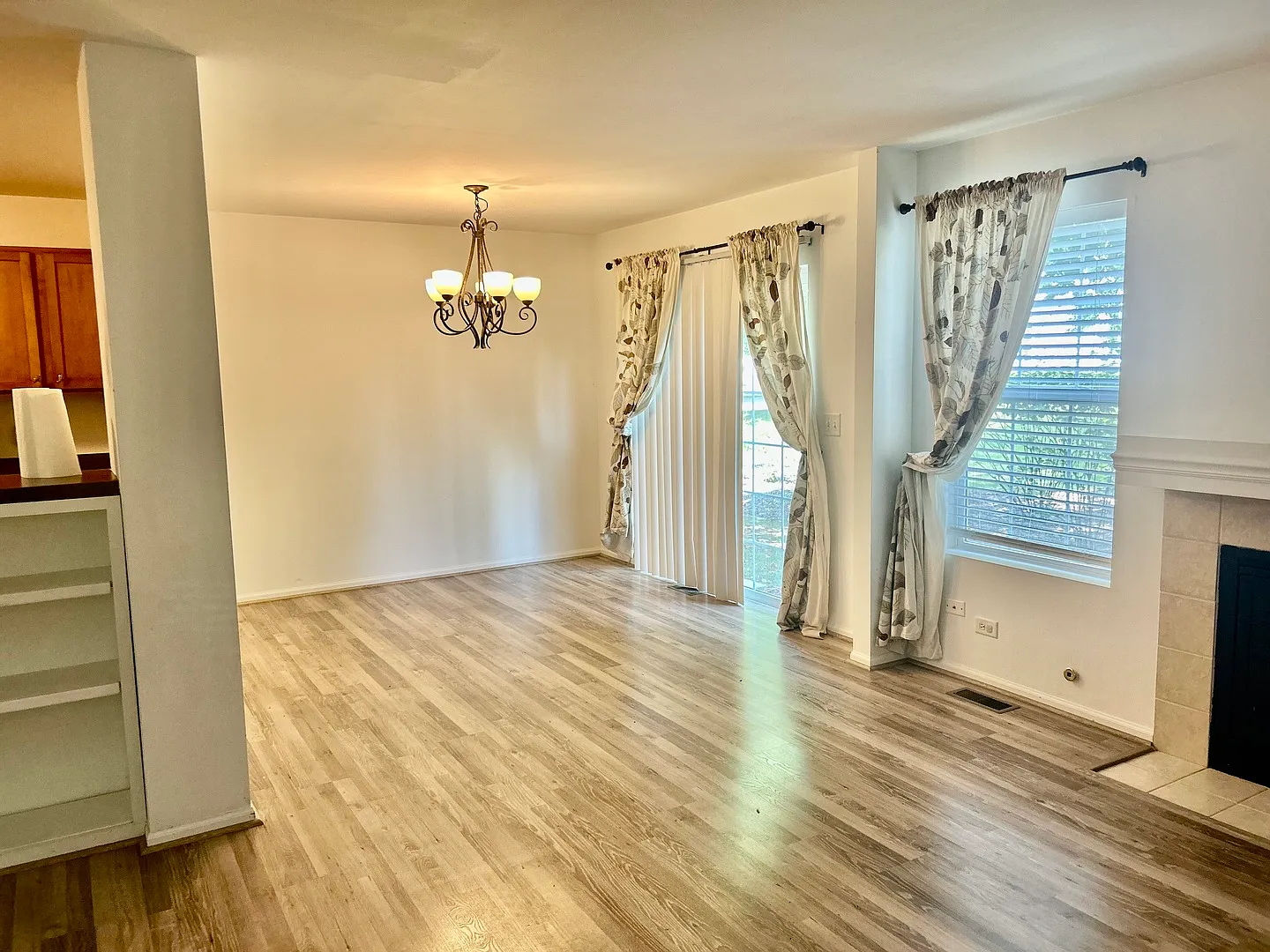 2 bed, 2.5 bath, 1668 sqft, $2,400 — Photo 4