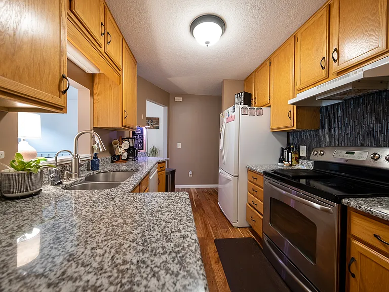 14210 Hibiscus Ct — Photo 6