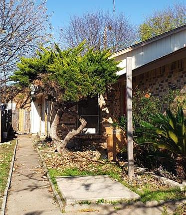 4th image of 1016 Fieldwood Dr #A