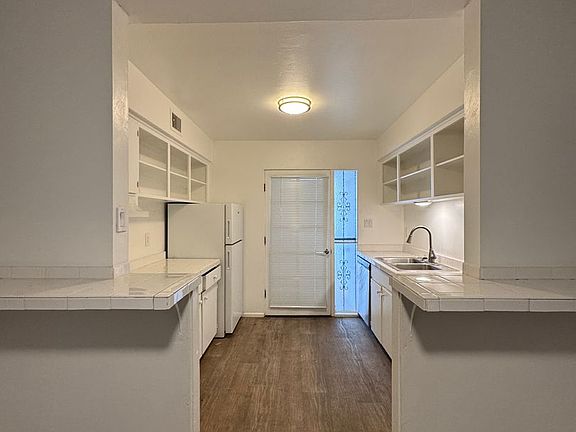 3rd image of 1623-1641 N Santa Rosa Ave #Santa1639