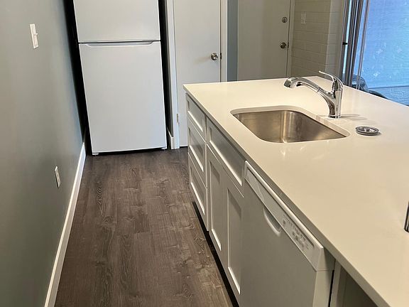 4th image of 1343 N High St APT 7