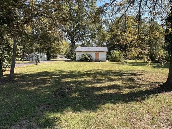 301 S Mechanic St, Butler, MO 64730