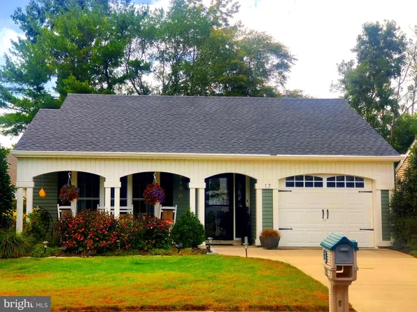17 Stratford Rd, Southampton, NJ 08088