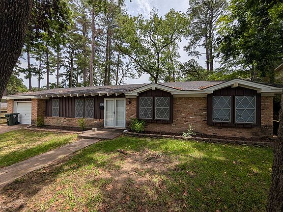 2nd image of 2812 Juniper Ln