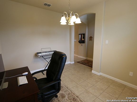 2nd image of 8442 Cedar Mdws
