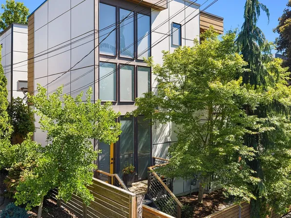 7812 Stroud Avenue N, Seattle, WA 98103