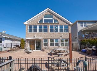 80 Edgewater Dr, Tuckerton, NJ 08087