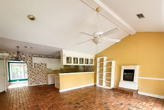 3rd image of 1109 Shady Pine St