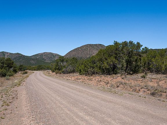 4th image of 27 Camino Monte Azul
