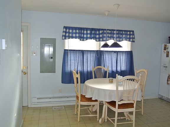 Eat in Kitchen