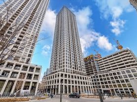 30 Elm Dr W