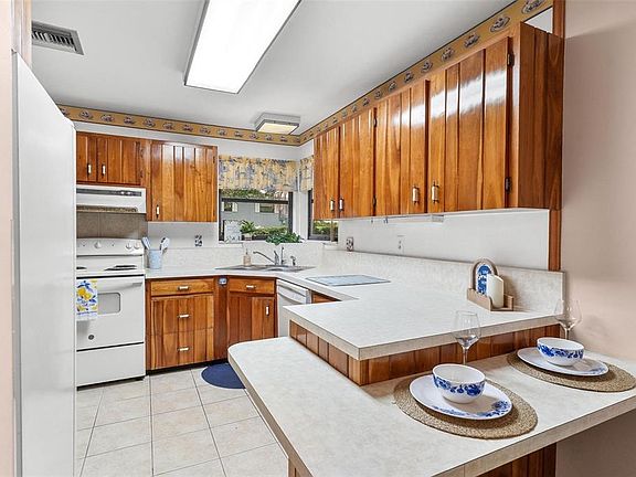 4th image of 1214 W CROOKED LAKE PLACE