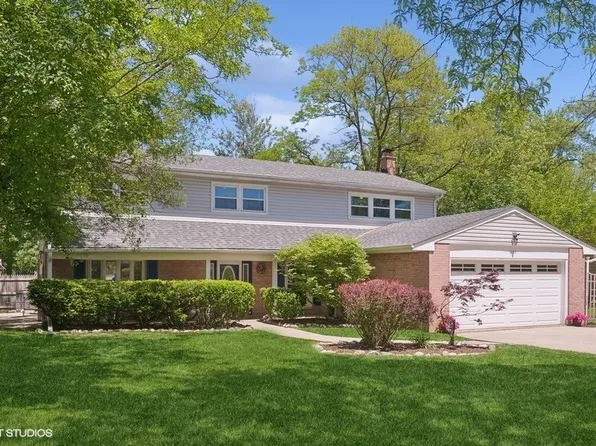 1070 Chapel Ct, Deerfield, IL 60015