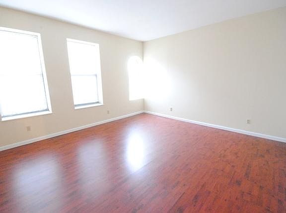 4th image of 5151-5153 Waterman Blvd