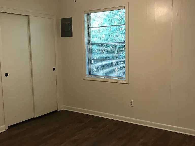 318 Porter Ave — Photo 13