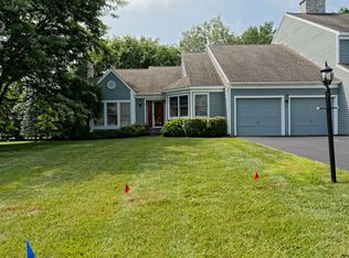 2 Ridgefield Dr, Voorheesville, NY 12186