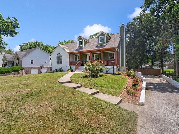 3rd image of 402 Oakhaven Dr