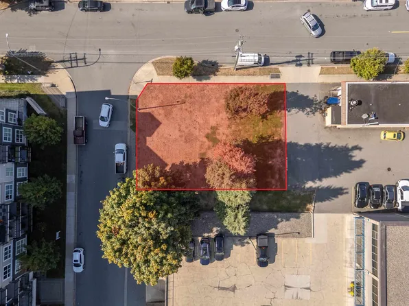 2612 E Bourquin Cres, Abbotsford, BC V2S 1Y7