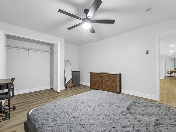 Disclaimer: This photo has been staged. Not all furnishings seen will be provided.