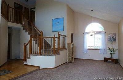 Hardwood entry looking to DR