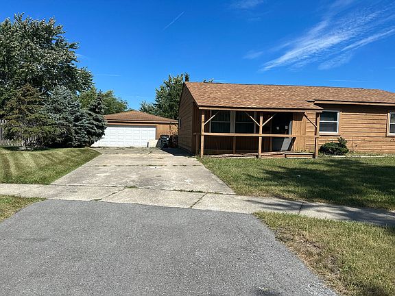3rd image of 3712 Wellington Dr