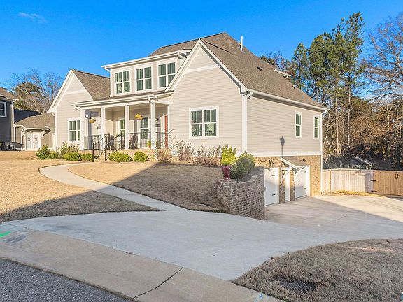 2nd image of 996 Stony Hollow Cir